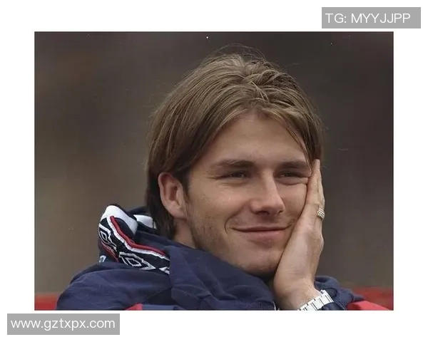 近视足球球星们的拼搏与梦想：挑战视力极限，成就绿茵传奇